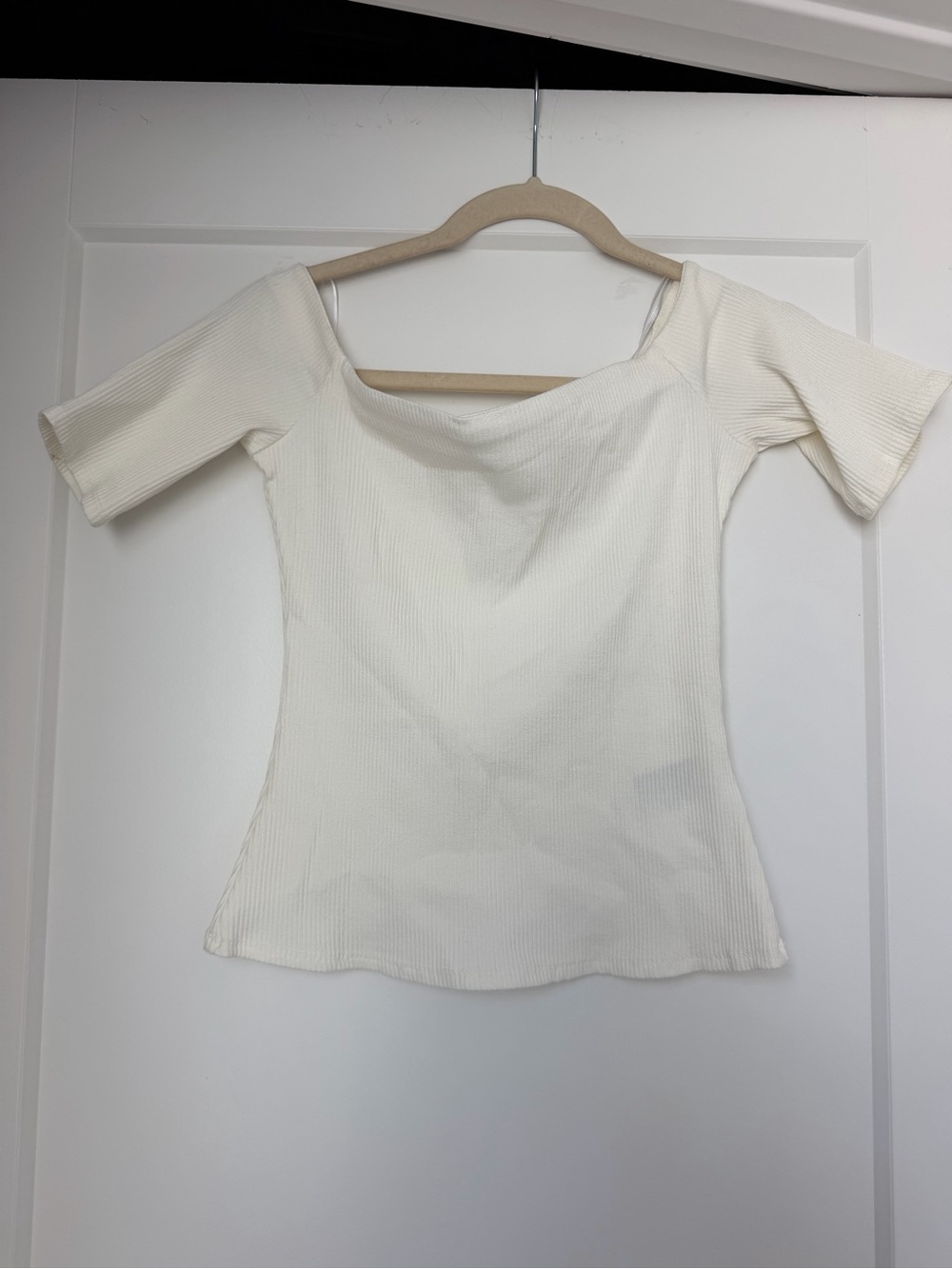 H&M Off-Shoulder Ribbed Cream Top - Picture 1 of 2